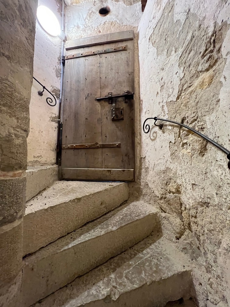 Porte du cachot civil